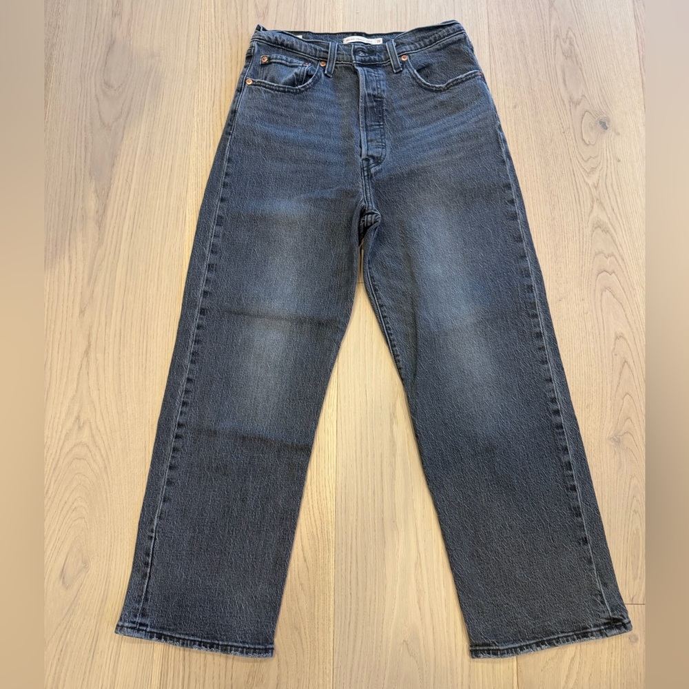 Levi’s Women’s Jeans - Ribcage Straight Ankle - Size 28